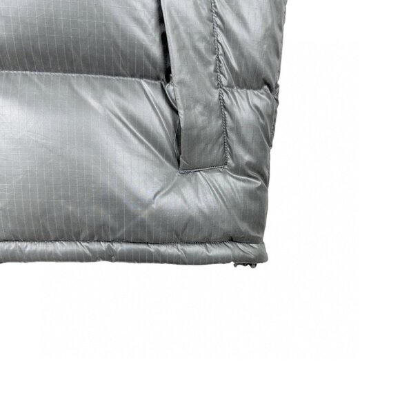 The North Face Unisex Metallic Silver Vest Coats - Picture 2 of 9